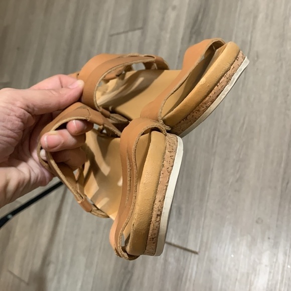 TEVA Strappy Cork Wedge Beige Camel Leather Womens Sandals size 10 - Picture 3 of 11